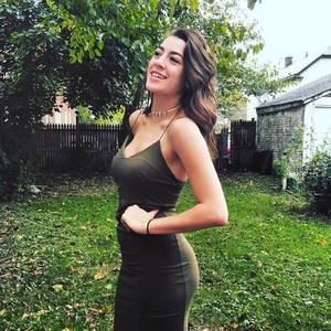 Meet your Posher, Caroline